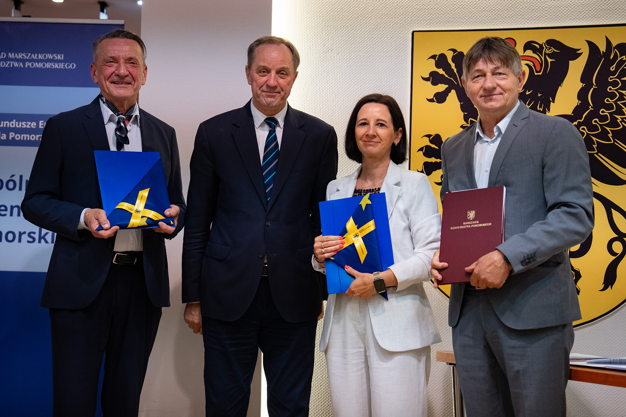 podpisanie um&oacute;w