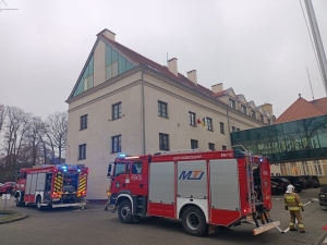 Próbna ewakuacja pracowników Urzędu Gminy w Chojnicach