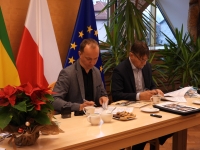 Podpisanie dwóch umów na ważne inwestycje w Gminie Chojnice!