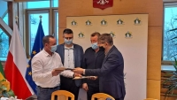 Podpisanie umów na budowę ulic w miejscowości Chojniczki